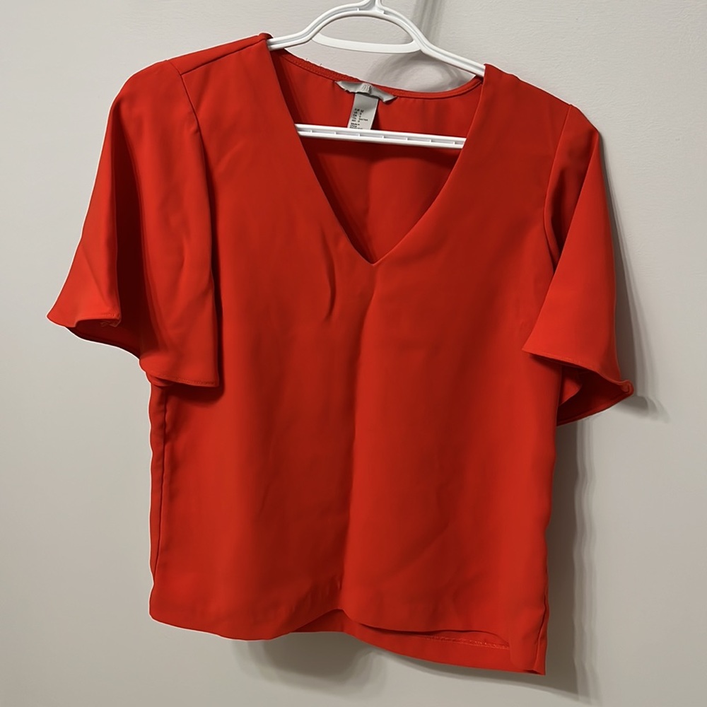 h&m bright red flowy sleeves top